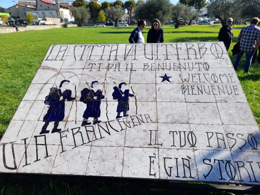 Monumento al Pellegrino della Via Francigena di Cinzia Chiull
